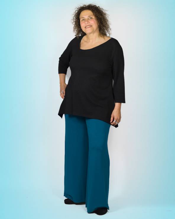 Camiseta negra de cuello asimétrico- Talla XXL