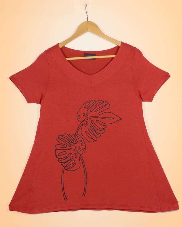 Blusa manga corta estampada.