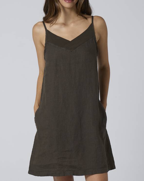vestit curt de lli amb tirants
