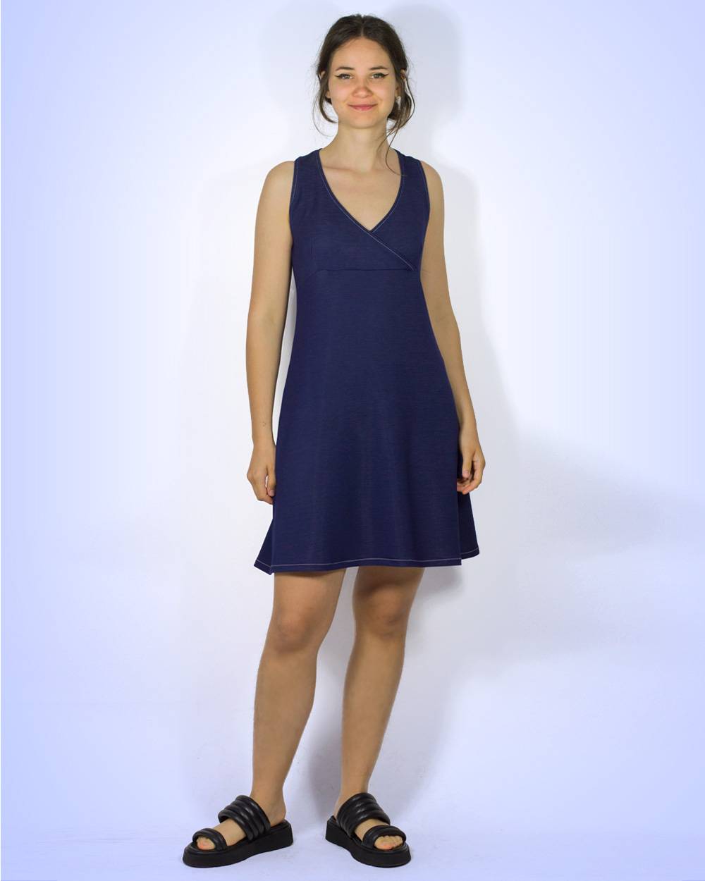 Vestit curt de tirants de punt llàstic efecte texà.