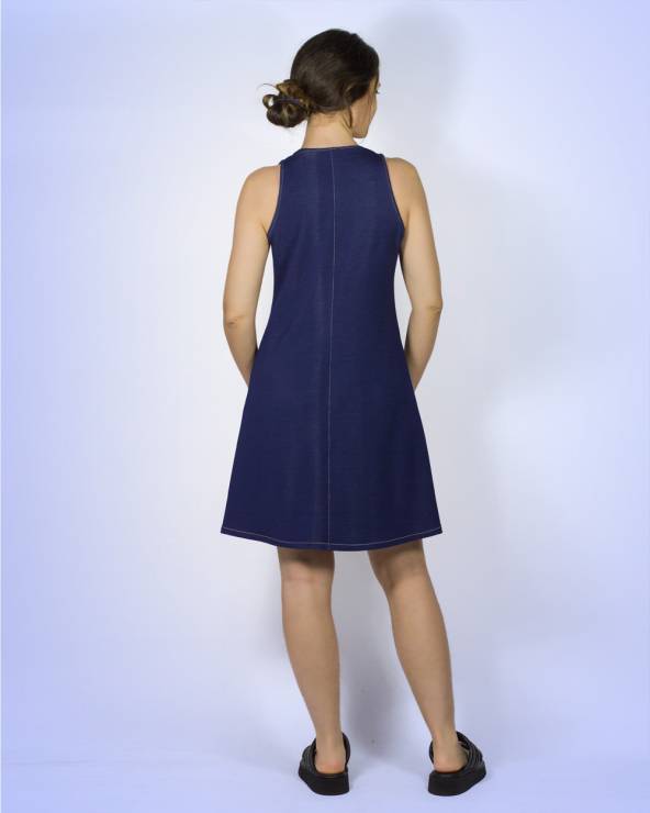 Vestido corto de tirantes de punto lástico efecto tejano.