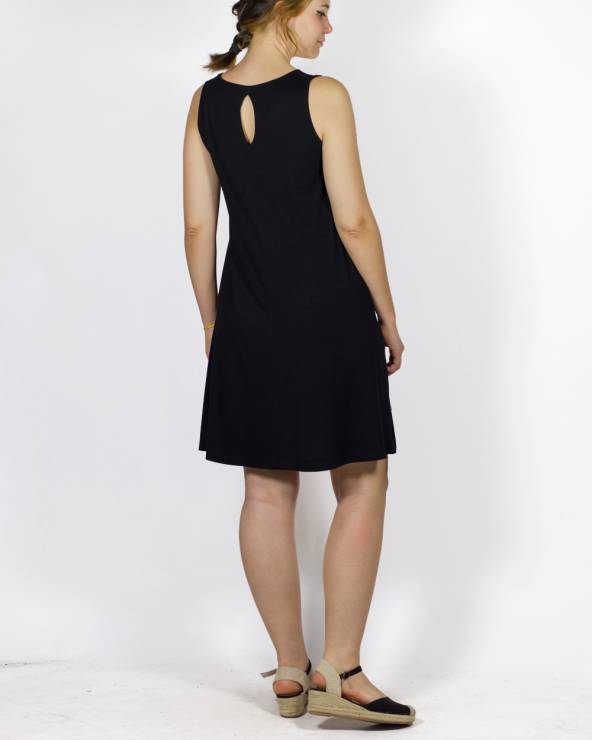 Vestit de tirants curt fet de punt de viscosa.