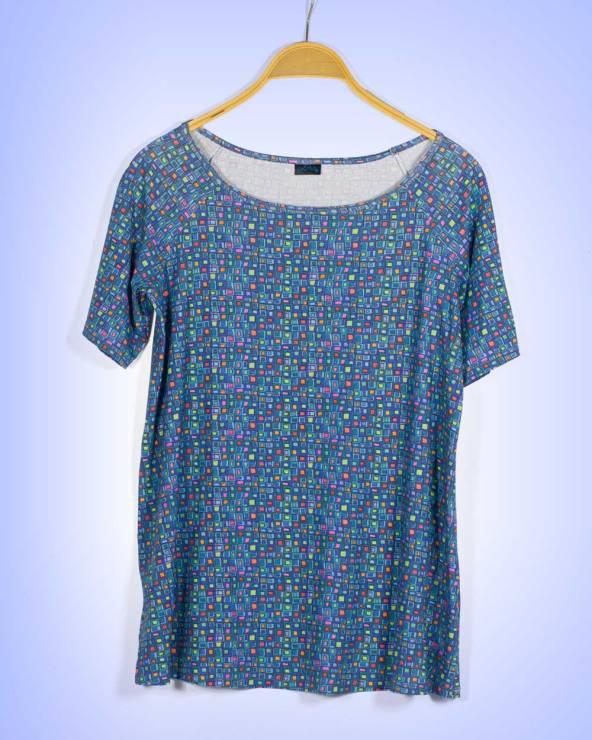 Blusa de manga corta estampada.