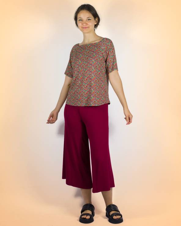 Conjunto de camiseta de punto con manga corta y estampada con pirata de colores.