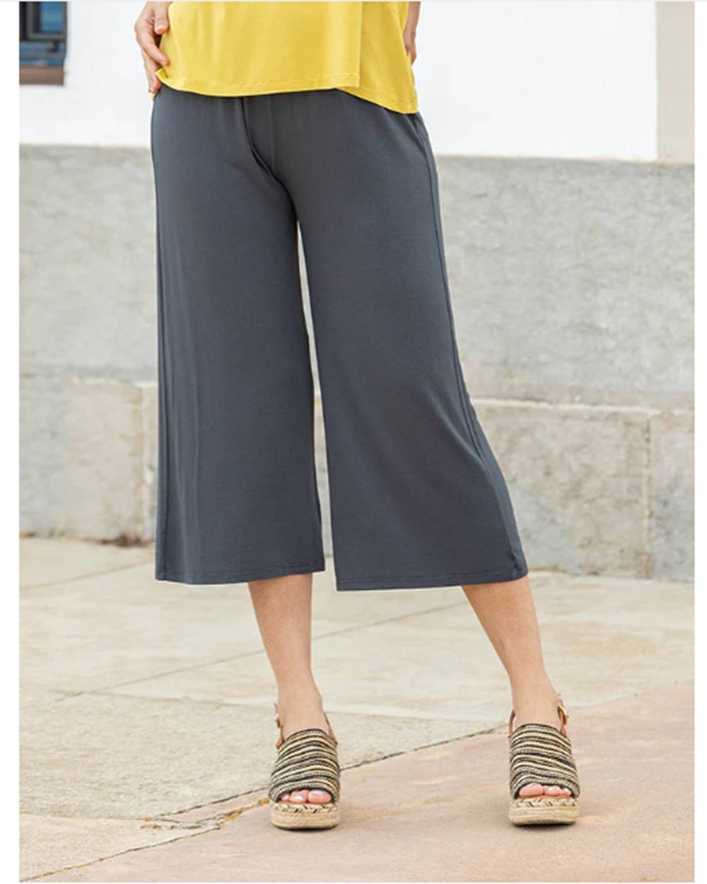 pantaló pirata ample gris