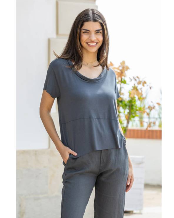 Camiseta gris de manga corta