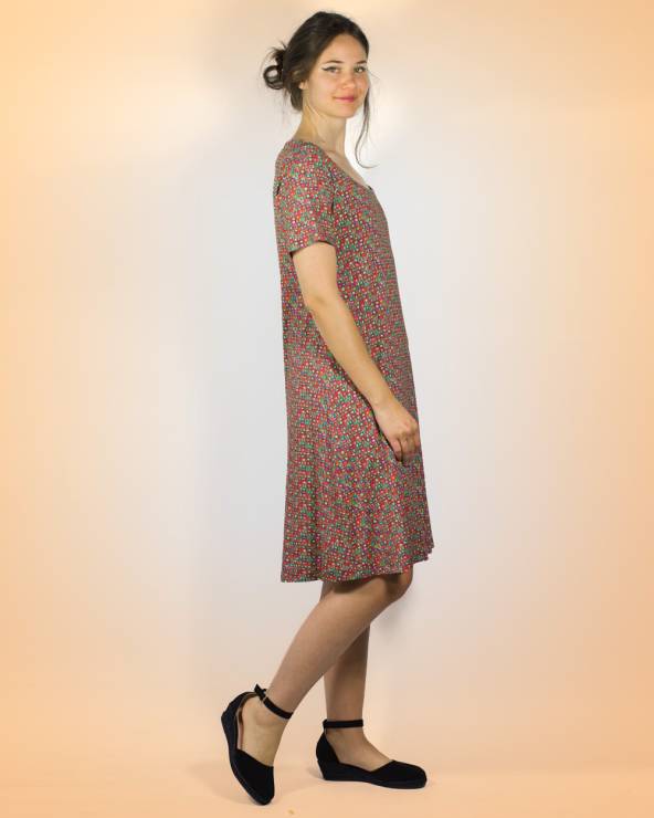 Vestit de màniga curta estampat en teixit de punt.