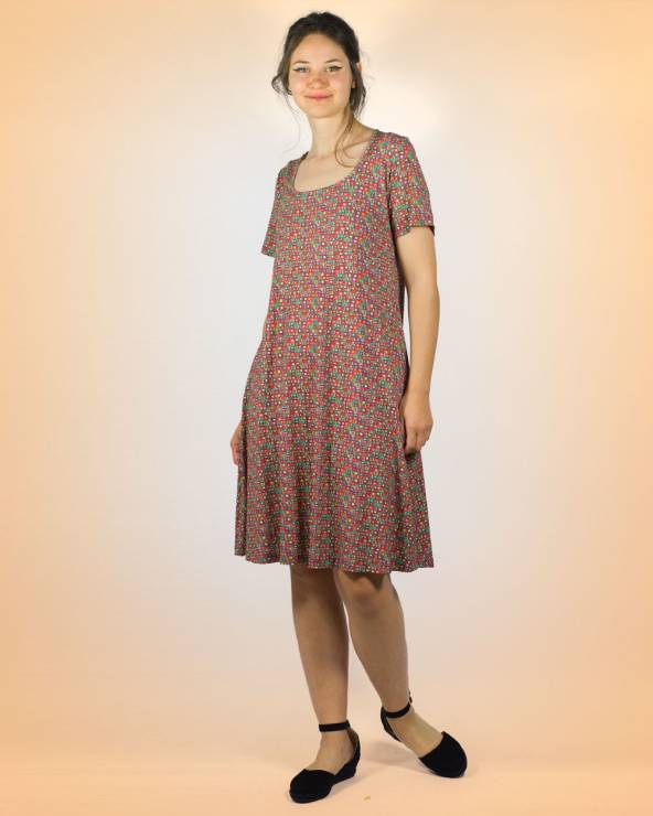 Vestit de màniga curta estampat en teixit de punt.