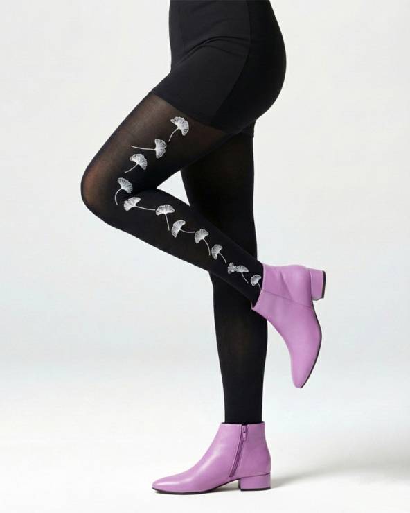 medias negras tupidas estampadas con hojas de ginkgo biloba