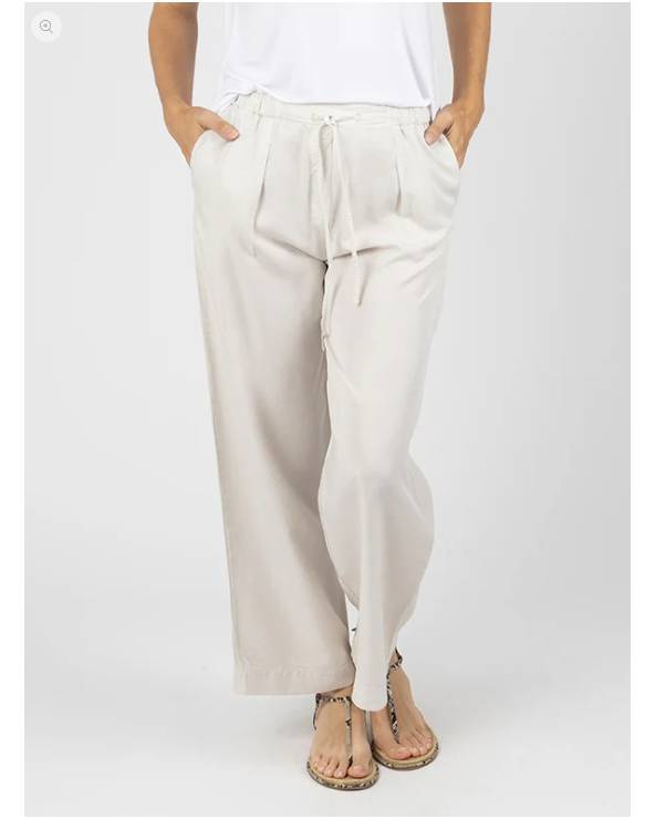Suave pantalon color lino