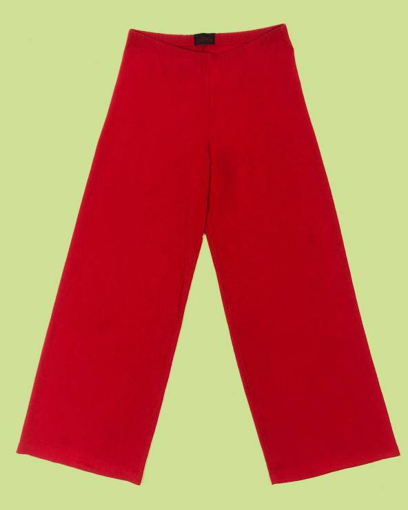 Pantaló vermell de punt amb goma a la cintura.